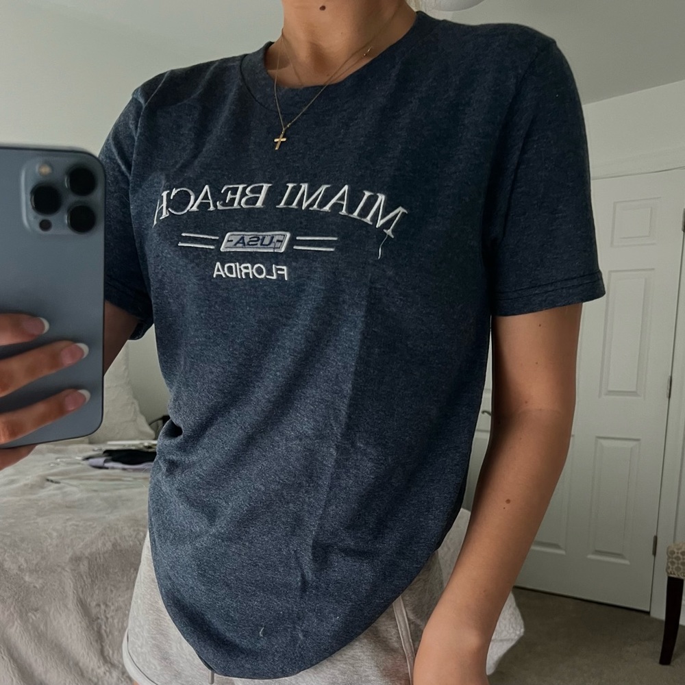 GRAY/NAVY MIAMI BEACH, FL T-SHIRT